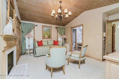 First time presented to the Market! A Neo-Classical Stunner - photo 31