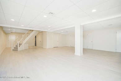 First time presented to the Market! A Neo-Classical Stunner - photo 33