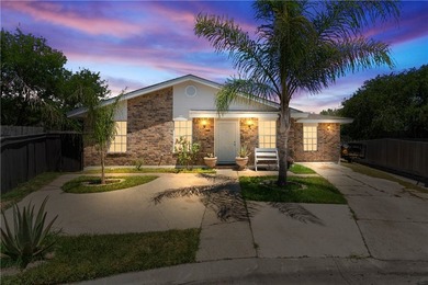 Welcome to your next chapter in this charming 3-bedroom - photo 1