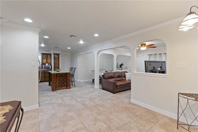 Welcome to your next chapter in this charming 3-bedroom - photo 2
