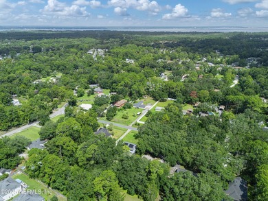 Spacious and inviting, this 4-bedroom, 3-bathroom home offers 2 - photo 14