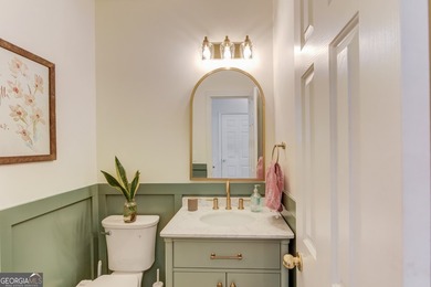 Beautifully updated brick-front home in a quiet cul-de-sac with - photo 15