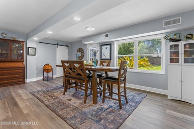 Location, location, location! This beautifully updated 3-bedroom - photo 17