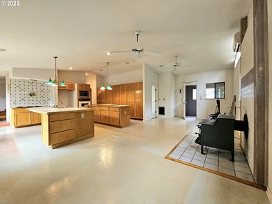 An In-Town Oasis - Space, Character & Natural Beauty. Tucked - photo 17