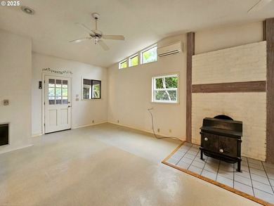 An In-Town Oasis - Space, Character & Natural Beauty. Tucked - photo 18
