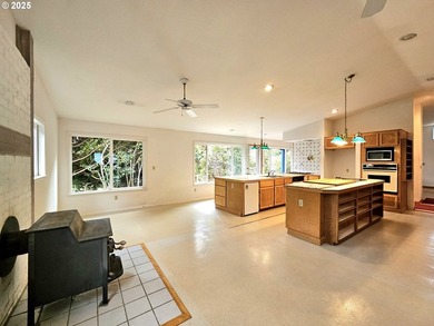 An In-Town Oasis - Space, Character & Natural Beauty. Tucked - photo 19