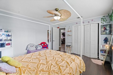 Spacious and inviting, this 4-bedroom, 3-bathroom home offers 2 - photo 21