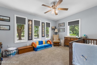 Location, location, location! This beautifully updated 3-bedroom - photo 25