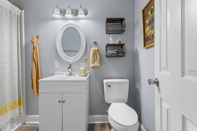 Location, location, location! This beautifully updated 3-bedroom - photo 26