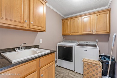 Spacious and inviting, this 4-bedroom, 3-bathroom home offers 2 - photo 31