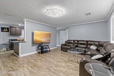 Spacious and inviting, this 4-bedroom, 3-bathroom home offers 2 - photo 33