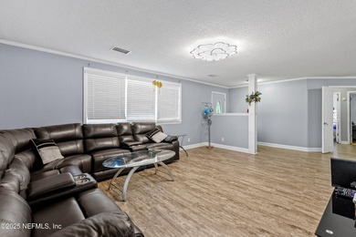 Spacious and inviting, this 4-bedroom, 3-bathroom home offers 2 - photo 34