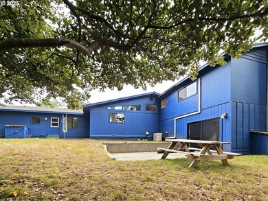 An In-Town Oasis - Space, Character & Natural Beauty. Tucked - photo 34