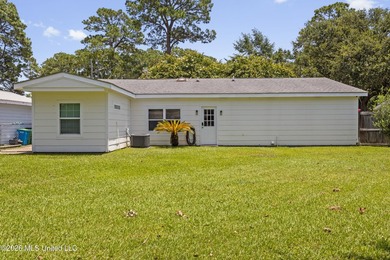 Location, location, location! This beautifully updated 3-bedroom - photo 36