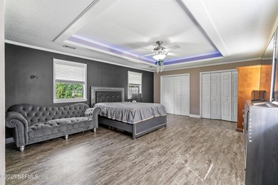 Spacious and inviting, this 4-bedroom, 3-bathroom home offers 2 - photo 38