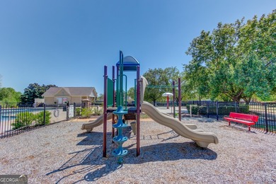 Beautifully updated brick-front home in a quiet cul-de-sac with - photo 41