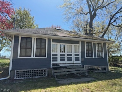 Endless Potential Across from Culver Lake!Bring your vision and - photo 2