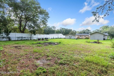 Spacious and inviting, this 4-bedroom, 3-bathroom home offers 2 - photo 49