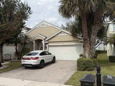 Beautifully renovated single-family home located in the heart of - photo 2