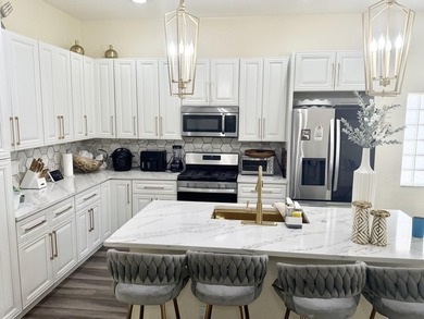 Beautifully renovated single-family home located in the heart of - photo 4