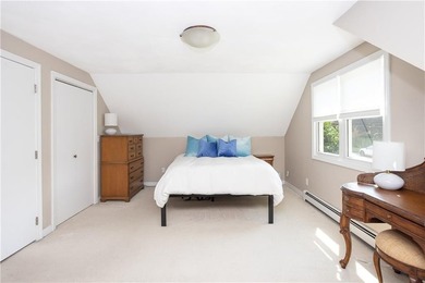 Bright, comfortable, and well-situated, this 3-bedroom, 2-bath - photo 20