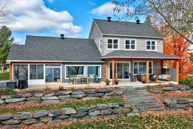 Lake Home For Sale in Magog,