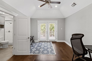 A stunning corner-lot masterpiece in the heart of Arlington - photo 25