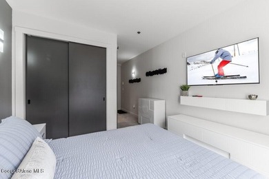 ucked in the heart of Schweitzer Village, this two-bedroom - photo 27