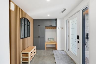 Elegante residence de style Hampton construite en 2022 avec des - photo 7