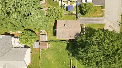 Bright, comfortable, and well-situated, this 3-bedroom, 2-bath - photo 30