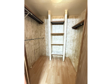 Charming 3-bedroom, 2-bathroom home located in the welcoming - photo 13