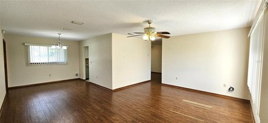 Welcome to this beautifully maintained 3-bedroom, 2-bath, 2-car - photo 14