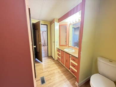 Charming 3-bedroom, 2-bathroom home located in the welcoming - photo 14