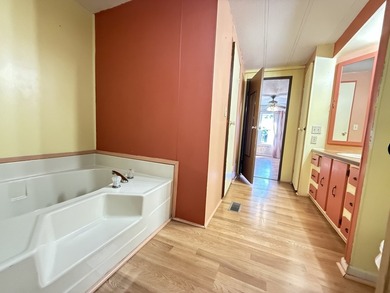 Charming 3-bedroom, 2-bathroom home located in the welcoming - photo 17
