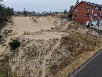 This lot is an area of beautiful homes on the premier Ash Street - photo 1