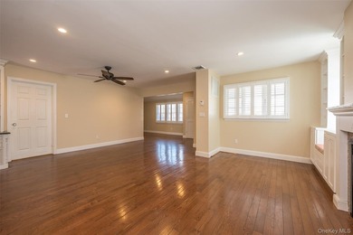 First offering of this custom-built Colonial offering over 3,000 - photo 6