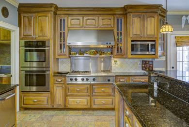 Magnificent example of classic southern charm! - photo 8