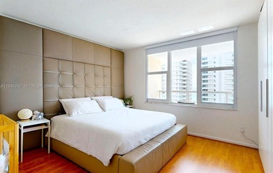 Spacious 1BR/1BA at 5600 Collins with huge private balcony