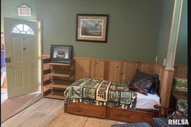 ILLINOIS RIVER VALLEY DUCK CLUBFEATURES COZY, RUSTIC CLUBHOUSE - photo 7