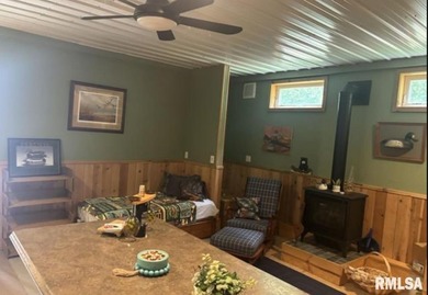 ILLINOIS RIVER VALLEY DUCK CLUBFEATURES COZY, RUSTIC CLUBHOUSE - photo 9