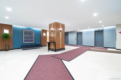 Experience the luxury living at the distinguished ?o-op. Nestled - photo 5