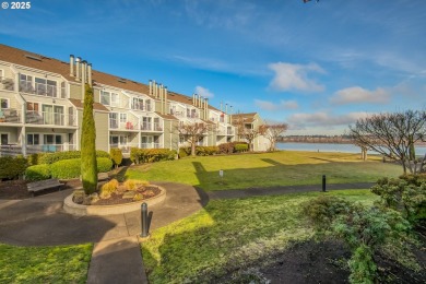 Lake Condo For Sale in Portland, Oregon