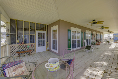 Magnificent example of classic southern charm! - photo 4