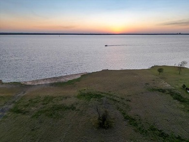 Discover the perfect sunset at 1534 Hubbard Drive in the highly - photo 1