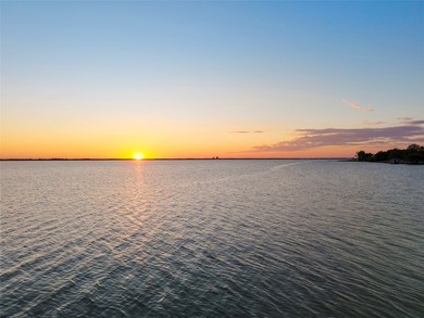 Discover the perfect sunset at 1534 Hubbard Drive in the highly - photo 5