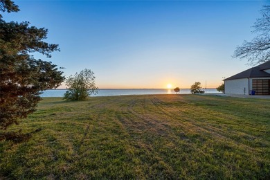 Discover the perfect sunset at 1534 Hubbard Drive in the highly - photo 7