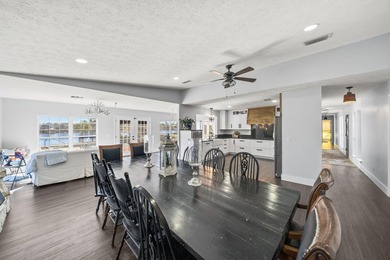 Welcome to this beautifully renovated 4-bedroom, 2-bath - photo 11