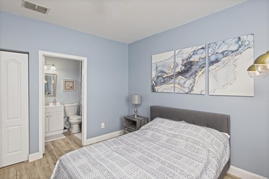 Welcome to this beautifully maintained turn-key three-story - photo 11