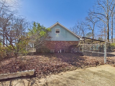 This spacious 4 bedroom 3.5 bath home offers approximately 3,079 - photo 12
