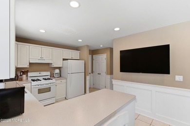 Shelter Cove Colonial on double lot w/ new oversized 2 car - photo 13